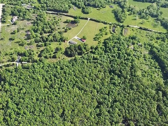 5th image of 520 E 340th Road