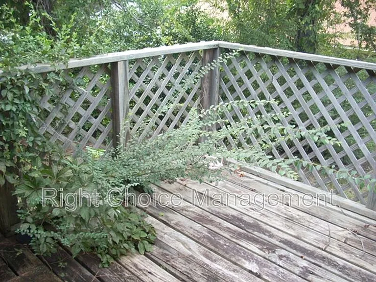 9 Montclair Ct #B — Photo 3