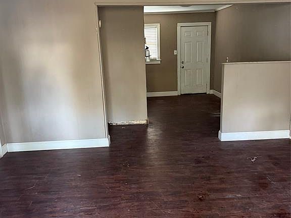 3rd image of 748 W 73rd St