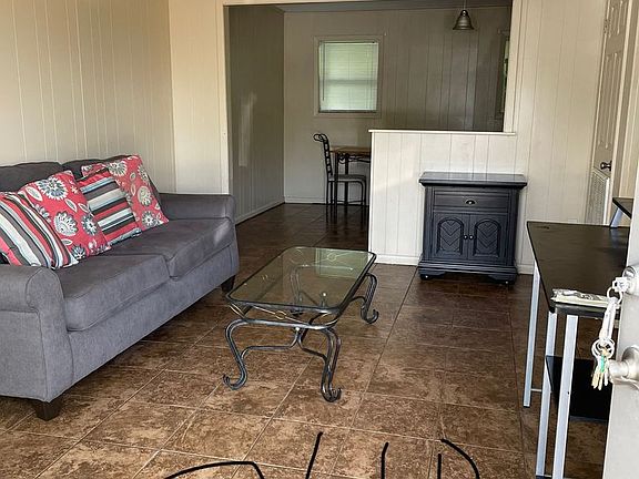 2nd image of 606 S Trenton St #10