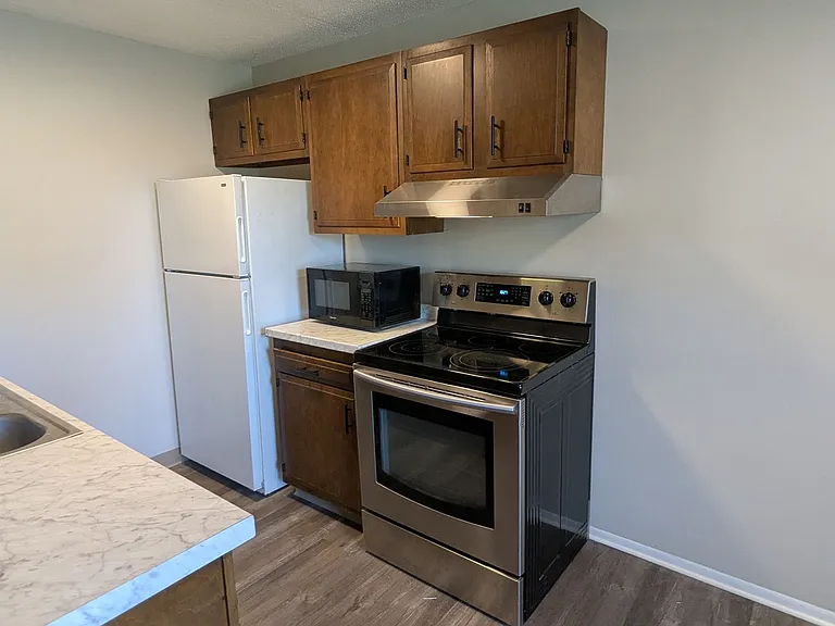 809 Kerns Dr NE — Photo 8