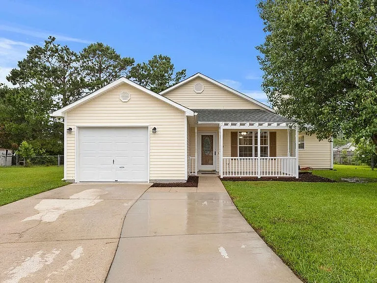 404 Chaps Ct — Photo 1