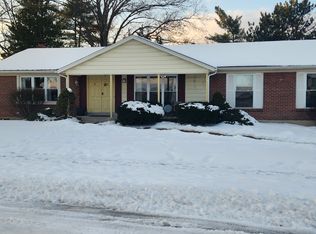 3527 Queens Hill Dr, Saint Louis, MO 63129