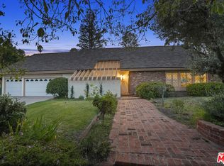 20101 Greenbriar Dr, Tarzana, CA 91356
