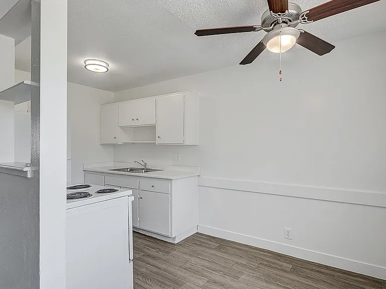4805_Heidi St_unit 10-7