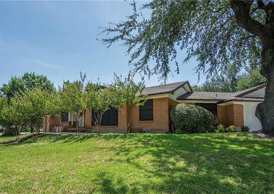 1st image of 2901 S Glenbrook Dr