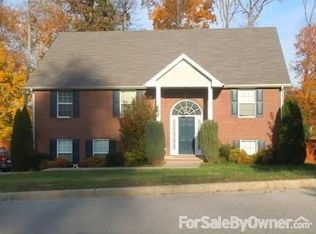 1560 Barrywood Cir W, Clarksville, TN 37042