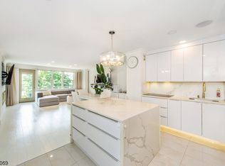 285 Aycrigg Ave APT 5J, Passaic, NJ 07055