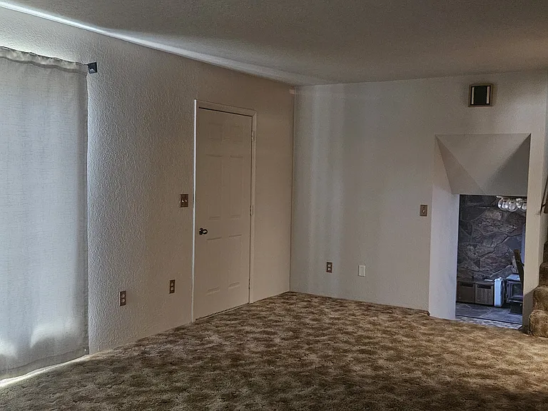 12649 Memory Ln — Photo 4