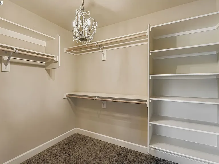 10183 NW Crossing Dr — Photo 16