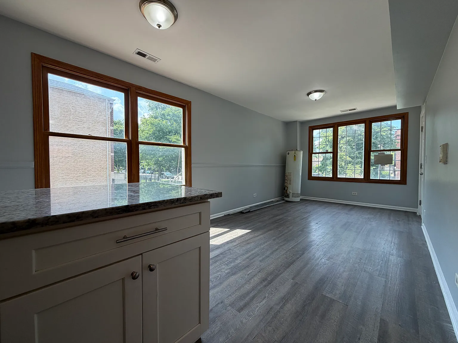 3 bed, 1200 sqft, $2,000 — Photo 4