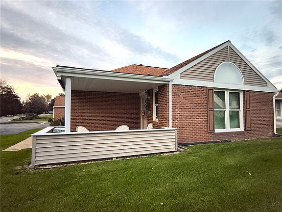 3rd image of 403 Surrey Ln