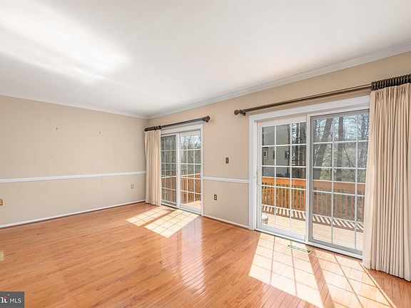 4th image of 7229 Harbor Ln Unit 2-4