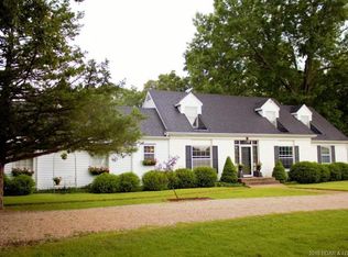 10 Golf Course Rd, Eldon, MO 65026