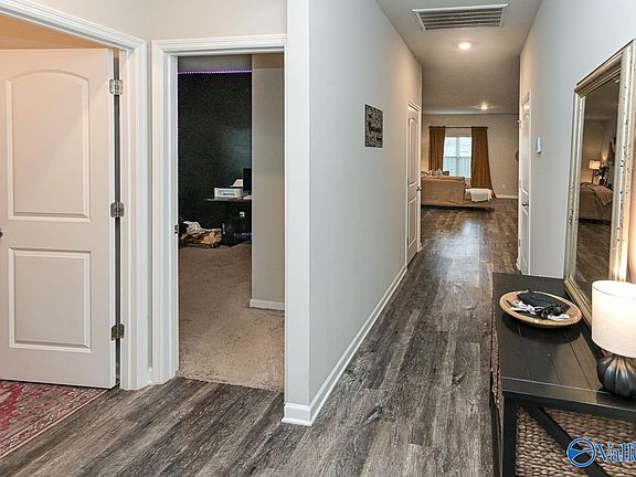 4th image of 159 Kingsford St