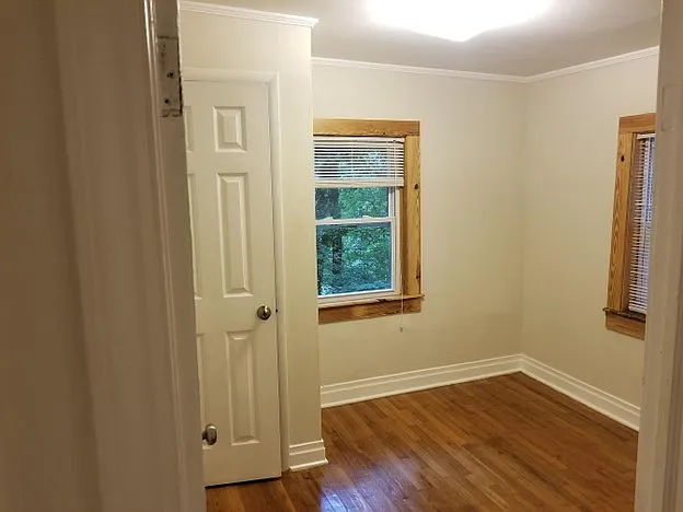 708 Carver St — Photo 10