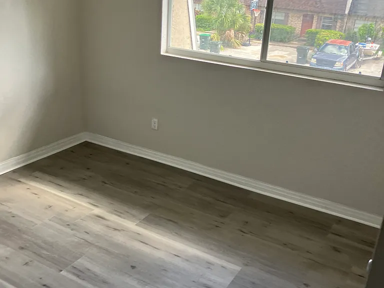 910 W Millard Ct — Photo 14