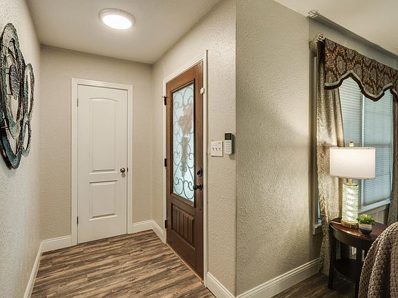 5th image of 3202 Seymour Rd