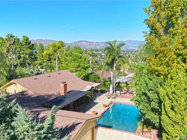 23421 Aetna St, Woodland Hills, CA 91367