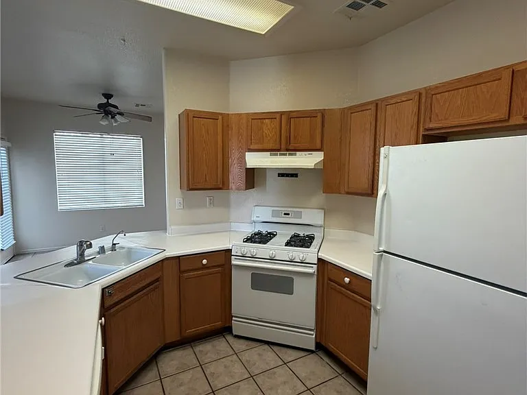 7821 Sungrove Ct — Photo 12