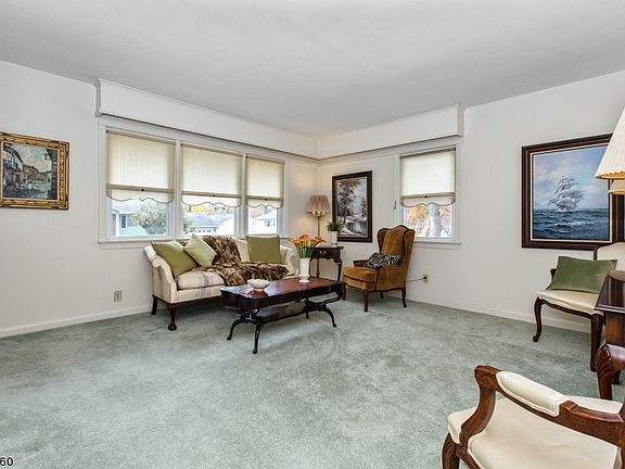 3rd image of 40 Cooper Ave