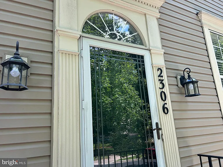 2306 Cold Meadow Way — Photo 4