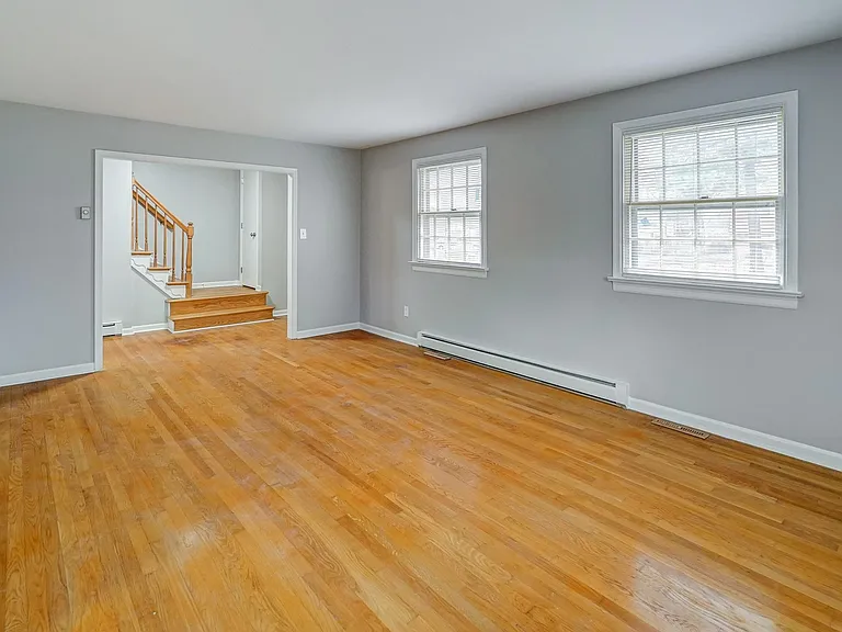 1621 Charrington Dr — Photo 7