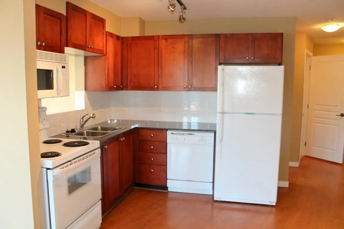 1 bed, 600 sqft, $2,100 — Photo 2