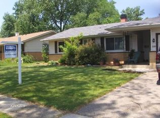 520 Brynhaven St, Elk Grove Village, IL 60007