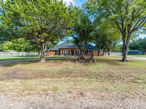 1553 Meadow Way, Terrell, TX 75160
