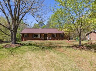 4750 Cloverhurst Rd, Winston Salem, NC 27103