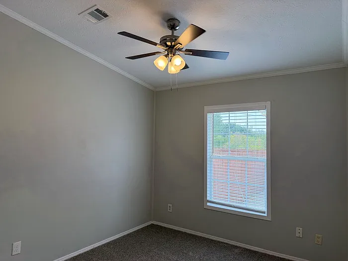 3 bed, 2.0 bath, 1120 sqft, $1,595 — Photo 3