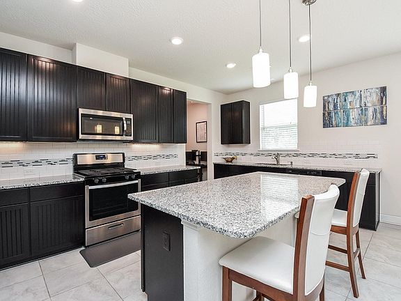 4th image of 18031 Hampton Hills Dr