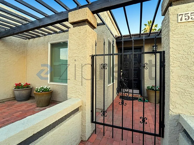 7551 E North Ln — Photo 7