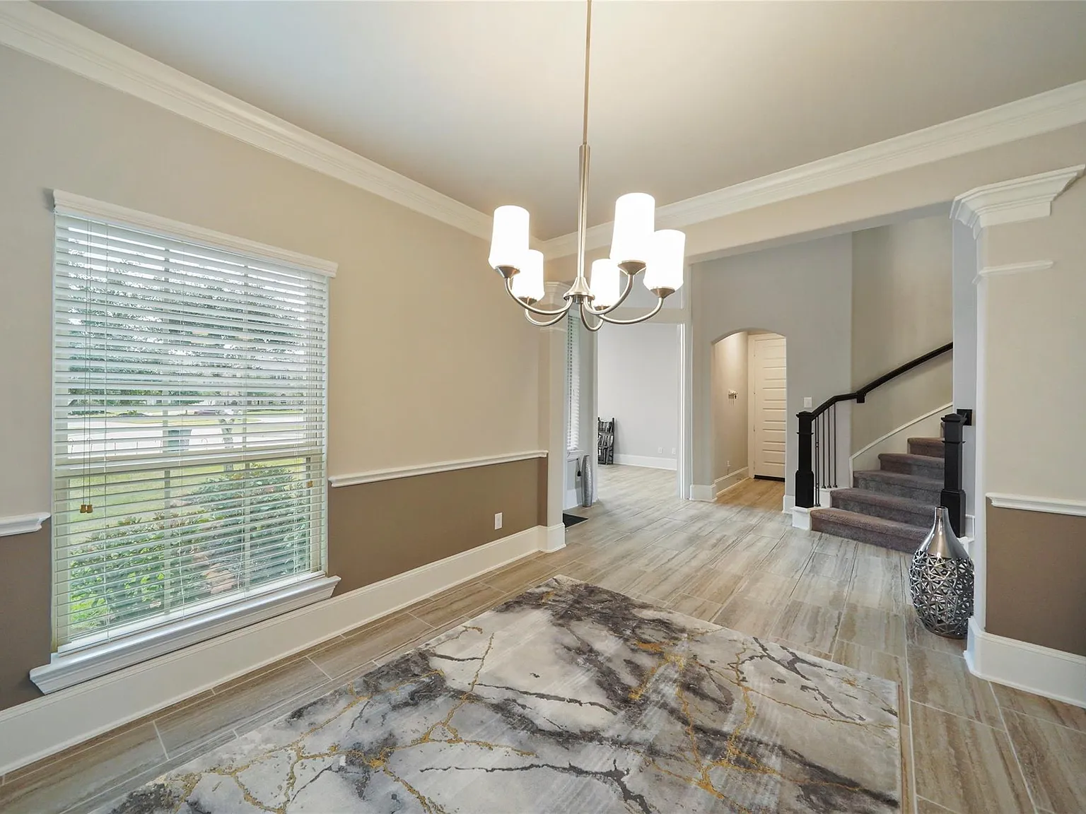 4 bed, 3.5 bath, 3350 sqft, $3,700 — Photo 4