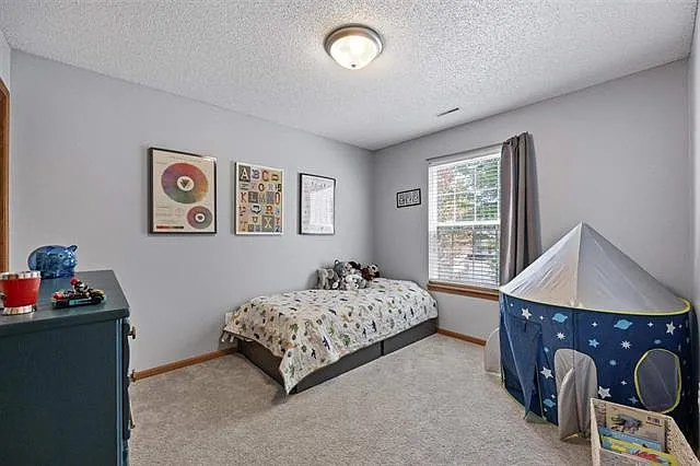 2808 Irving Ave — Photo 5