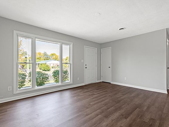 5th image of 394 Lynnwood Ct