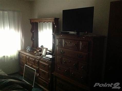 5th image of 2063 Lincoln Ave