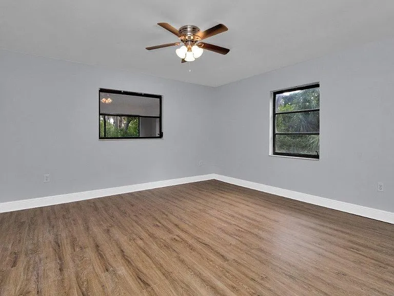 13540 Sedgwick Ave — Photo 29