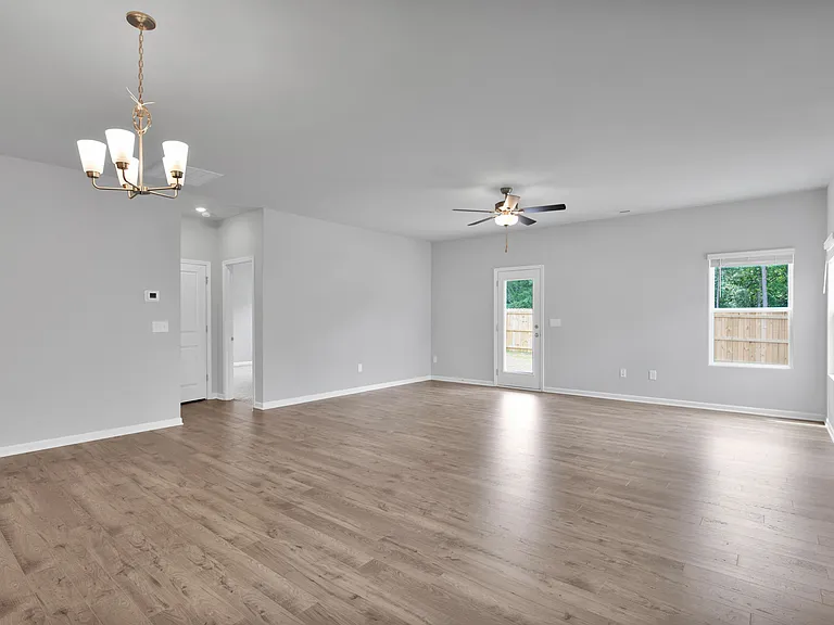 198 Greenoak Trl — Photo 22