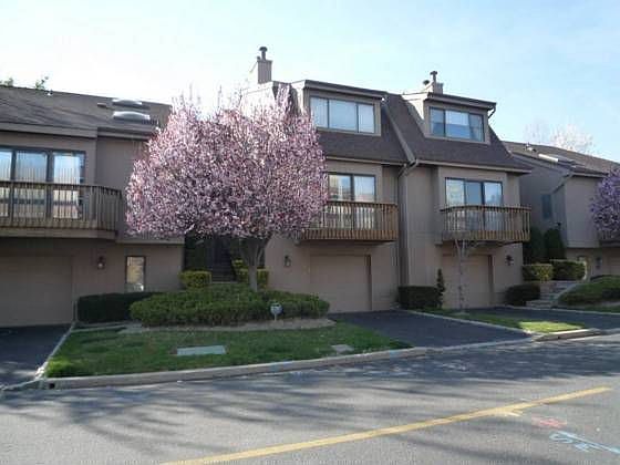 1st image of 44 Clubside Dr
