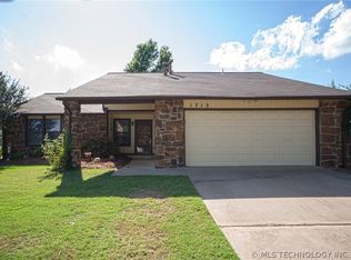 1712 S Yellowood Ave, Broken Arrow, OK 74012