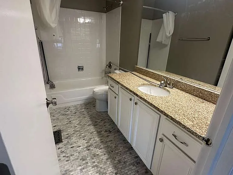 2nd shared bathroom