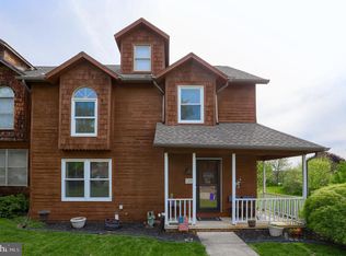 125 Weldon Dr, York, PA 17404