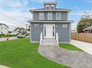 66 Cherry Ln, Carle Place, NY 11514