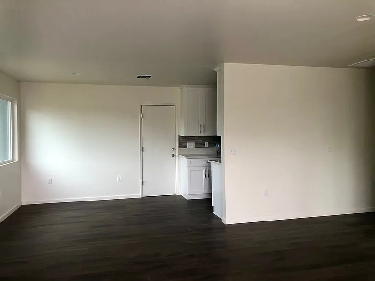 Ronald Pl — Photo 5