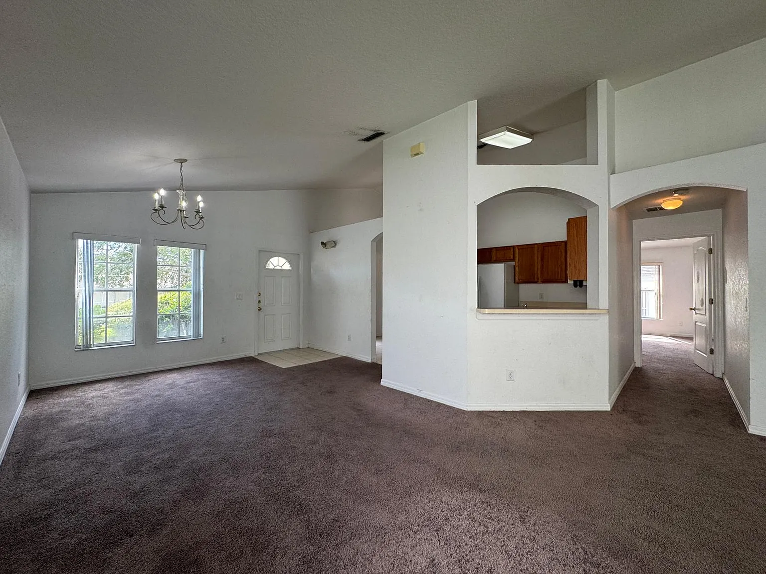 4 bed, 1687 sqft, $2,550 — Photo 4