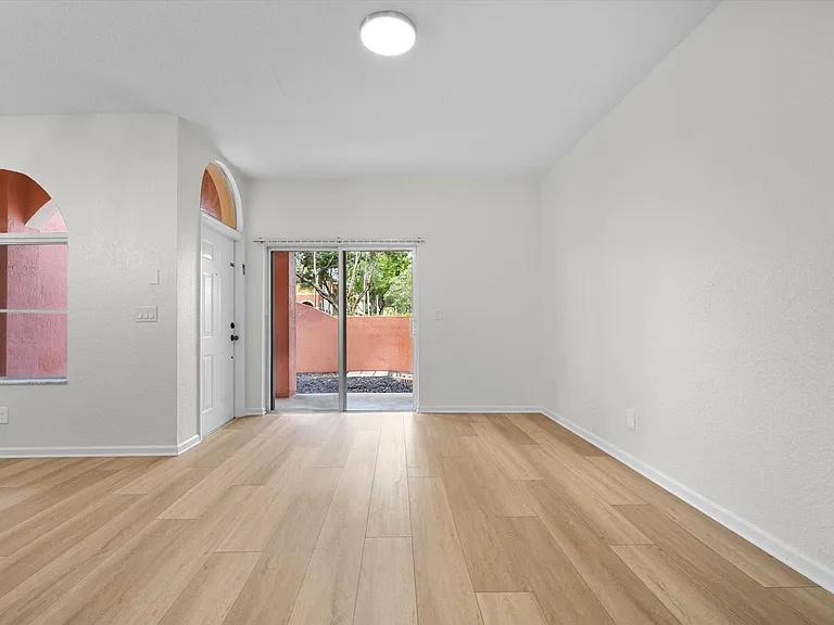 1204 Santa Catalina Ln — Photo 11