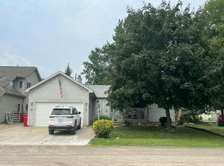 38041 Cherry Ln, Harrison Township, MI 48045