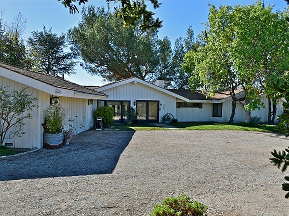 2nd image of 2920 Avenida Caballo